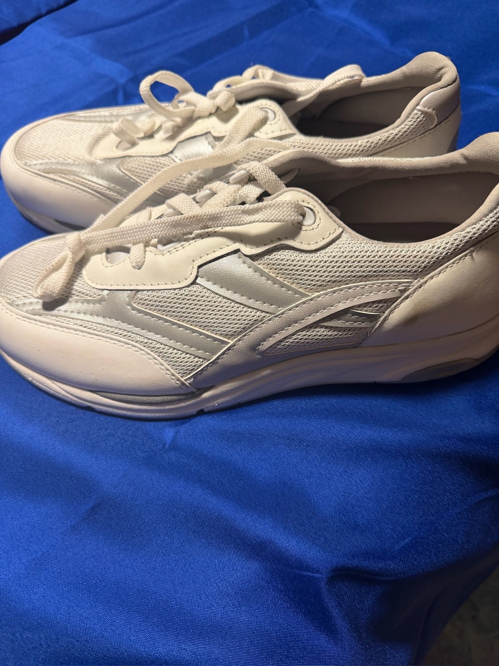 SAS Women’s Silver & White Comfort Sneakers Size 11 Wide New